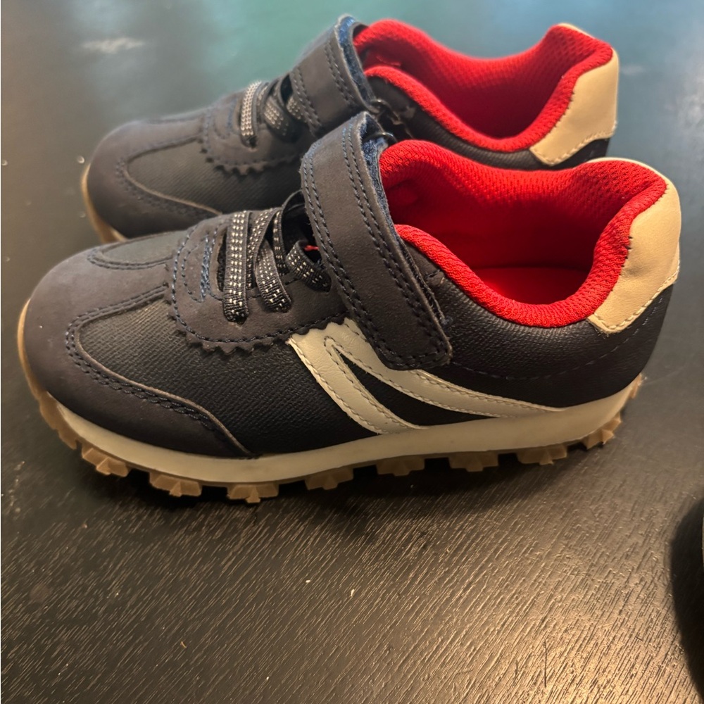 Simple Joys by Carter's Bailey Athletic Sneaker Running Shoe